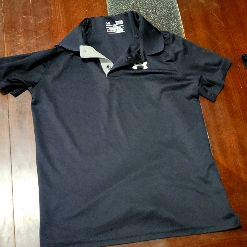 Black under armor collar shirt